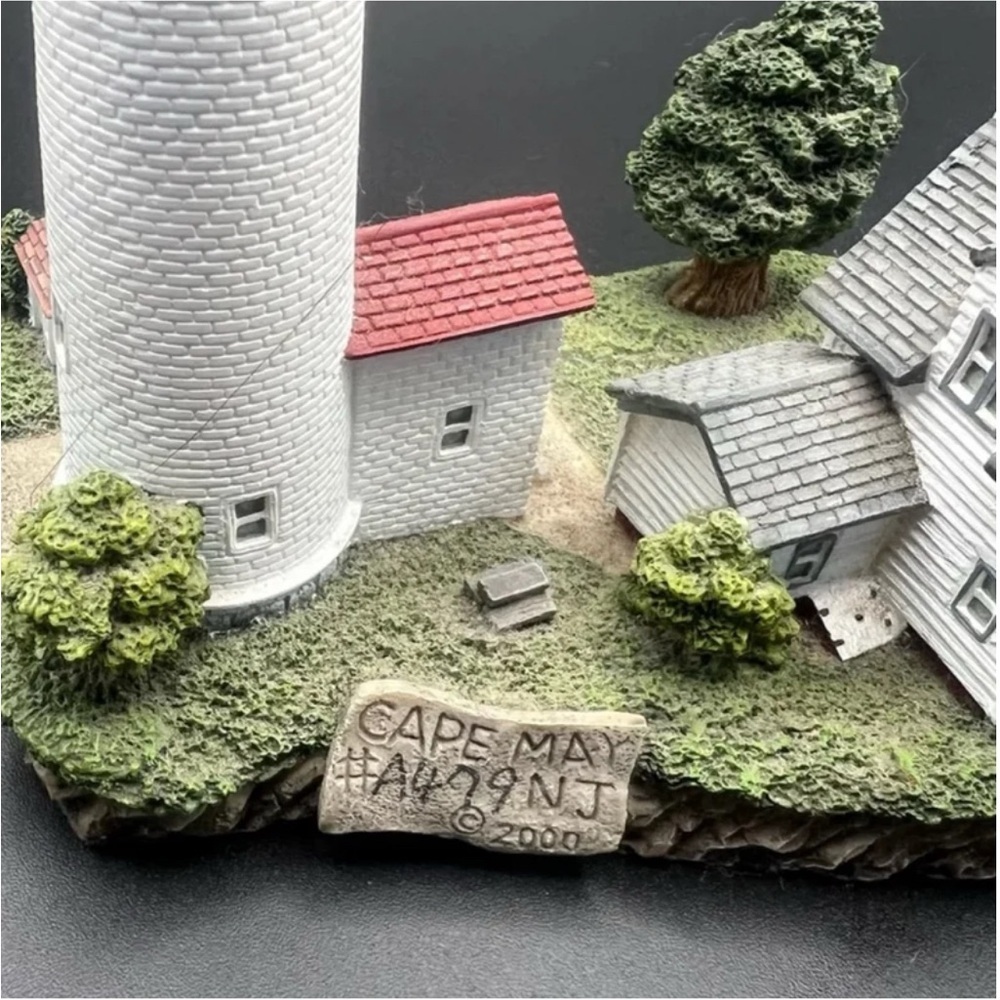 Cap May Lighthouse Figurine - Picture 6 of 10
